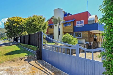 Photo of property in 68 Gillies Crescent, Waimarama, Havelock North, 4294