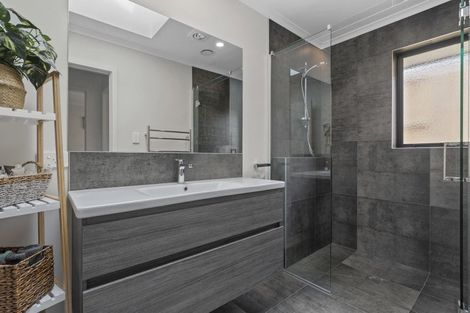 Photo of property in 11 Oyster Place, Omokoroa, 3114