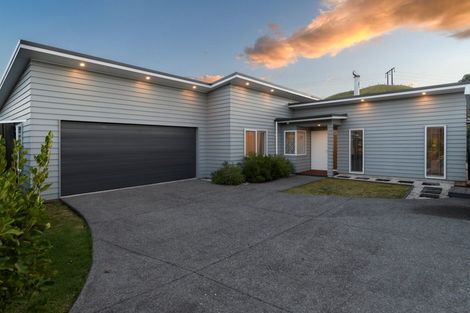 Photo of property in 48 Falcon Drive, Welcome Bay, Tauranga, 3112