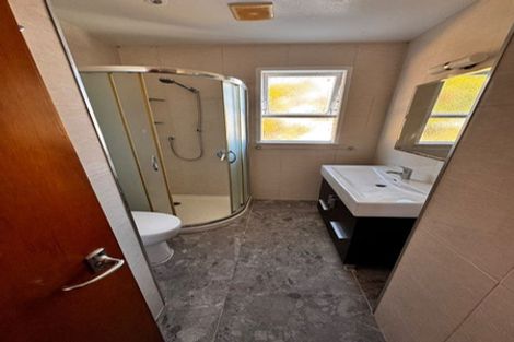 Photo of property in 75 Avonleigh Road, Green Bay, Auckland, 0604