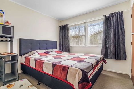 Photo of property in 1/5 Grove Road, Papakura, 2110