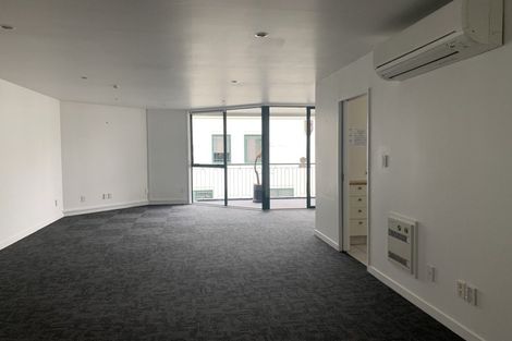 Photo of property in St James Courts, 2/77 Gloucester Street, Christchurch Central, Christchurch, 8013