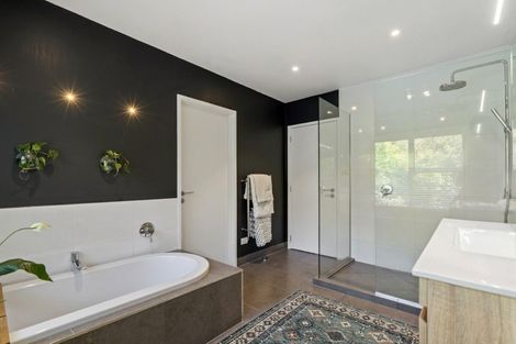 Photo of property in 32a Palmerston Road, Birkenhead, Auckland, 0626