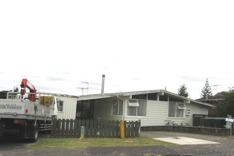 Photo of property in 3 Papa Place, Birkdale, Auckland, 0626