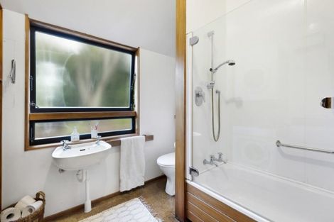 Photo of property in 77 Wyndham Road, Pinehaven, Upper Hutt, 5019