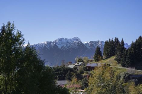Photo of property in 18 Dart Place, Fernhill, Queenstown, 9300
