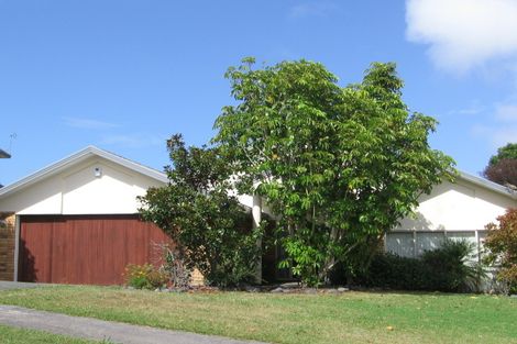 Photo of property in 26 Te Hoe Grove, Pinehill, Auckland, 0632