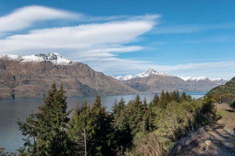 Photo of property in 34 Mckerrow Place, Sunshine Bay, Queenstown, 9300