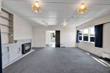 Photo of property in 124 Glover Road, Hawera, 4610
