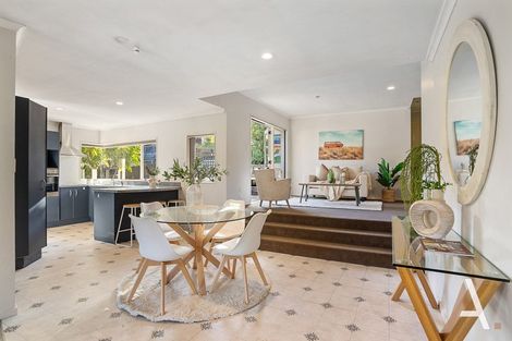 Photo of property in 17 De Havilland Drive, Goodwood Heights, Auckland, 2105