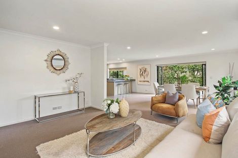 Photo of property in 9 Wye Oak Drive, Schnapper Rock, Auckland, 0632