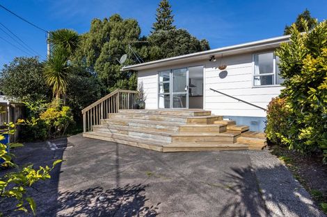 Photo of property in 2/811a Te Atatu Road, Te Atatu Peninsula, Auckland, 0610
