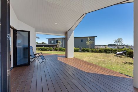 Photo of property in 18 Kotare Drive, Waiwhakaiho, New Plymouth, 4312