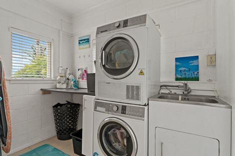 Photo of property in 2/71 Deep Creek Road, Waiake, Auckland, 0630