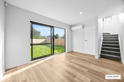 Photo of property in 40d Trentham Road, Papakura, 2110