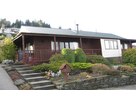Photo of property in 4 Earnslaw Terrace, Queenstown, 9300