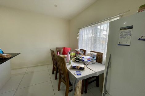 Photo of property in 34 Wattle Street, New Lynn, Auckland, 0600