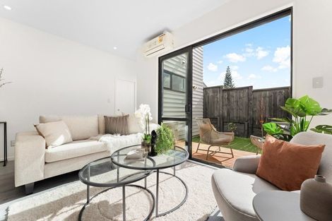 Photo of property in 4/122 Archibald Road, Kelston, Auckland, 0602