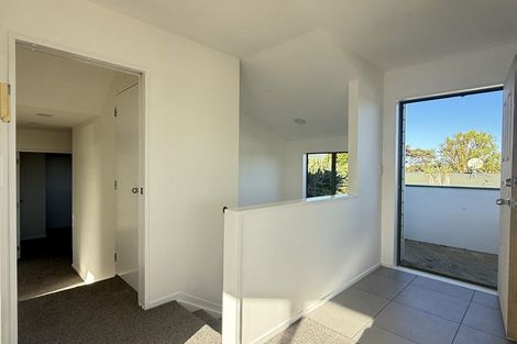 Photo of property in 2/4 Stanley Road, Glenfield, Auckland, 0629