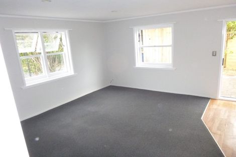 Photo of property in 22 Raymond Terrace, Northcote, Auckland, 0627