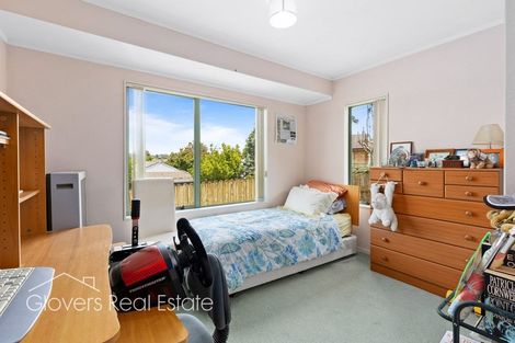 Photo of property in 14 Stockton Place, Glendene, Auckland, 0602