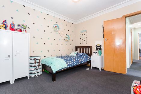 Photo of property in 33 Waldron Crescent, Green Island, Dunedin, 9018