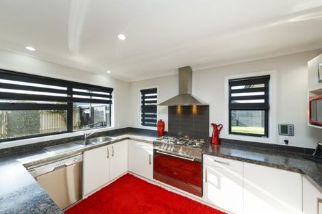Photo of property in 6 Lorenzo Place, Kelvin Grove, Palmerston North, 4414