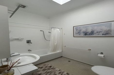 Photo of property in 1/10 Hobson Crescent, Thorndon, Wellington, 6011