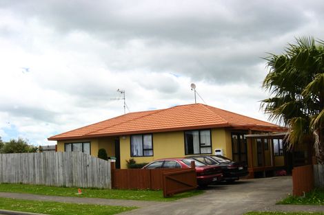 Photo of property in 37 Robert Ross Place, Clendon Park, Auckland, 2103