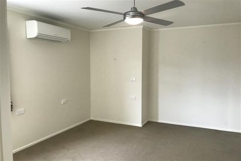 Photo of property in 117a Carlisle Road, Northcross, Auckland, 0632