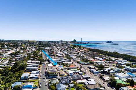 Photo of property in 2/56 Young Street, New Plymouth, 4310