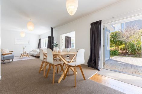 Photo of property in 24 Queens Road, Waikanae Beach, Waikanae, 5036