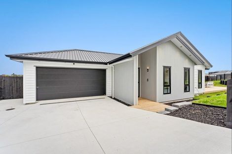 Photo of property in 35 Brigitte View, Snells Beach, 0920