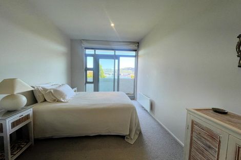 Photo of property in Beauport Apartments, 2/30 The Crescent, Roseneath, Wellington, 6011