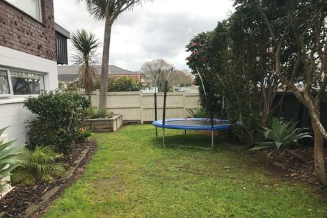 Photo of property in 1/57 Butley Drive, Farm Cove, Auckland, 2012