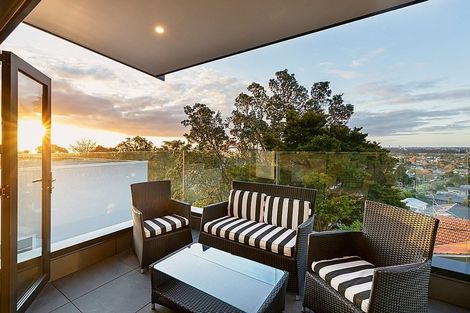 Photo of property in 15a Sadgrove Terrace, Mount Albert, Auckland, 1025