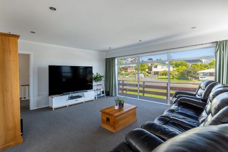 Photo of property in 5 Handley Place, Glen Avon, New Plymouth, 4312