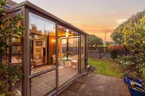Photo of property in 1/124 Hamilton Avenue, Ilam, Christchurch, 8041