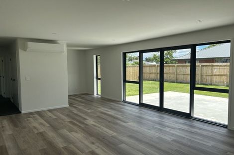 Photo of property in 1 Kakariki Crescent, Carterton, 5713