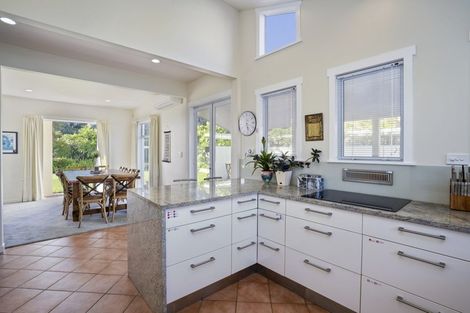 Photo of property in 1 Kawaroa Close, New Plymouth, 4310