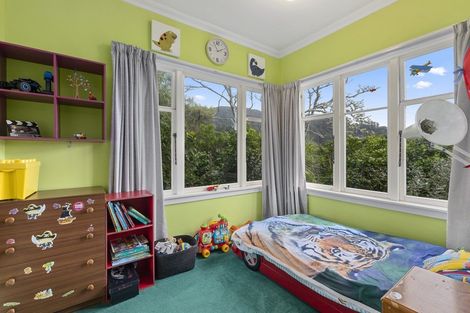 Photo of property in 15 Ferry Road, Days Bay, Lower Hutt, 5013