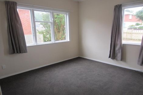 Photo of property in 28 Davidson Crescent, Tawa, Wellington, 5028