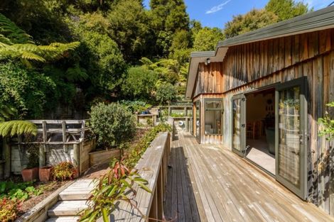 Photo of property in 26 Newgate Street, Picton, 7220