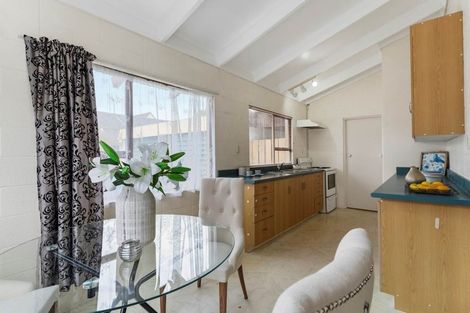 Photo of property in 20a Kindergarten Drive, Conifer Grove, Takanini, 2112