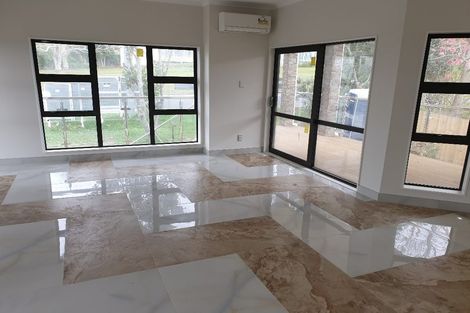 Photo of property in 4225a Great North Road, Glendene, Auckland, 0602