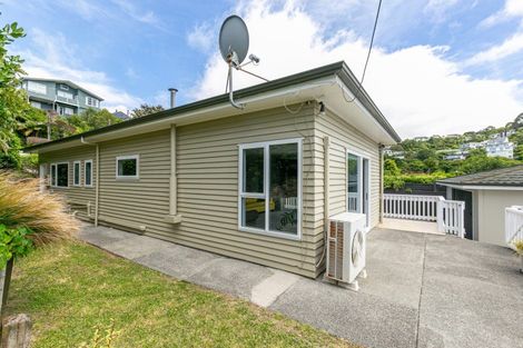 Photo of property in 34 Ranui Crescent, Khandallah, Wellington, 6035