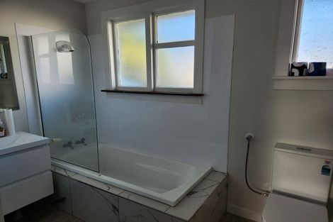 Photo of property in 2/105 Memorial Avenue, Burnside, Christchurch, 8053