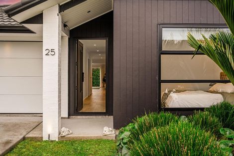 Photo of property in 25 Nobilo Road, Kumeu, 0810