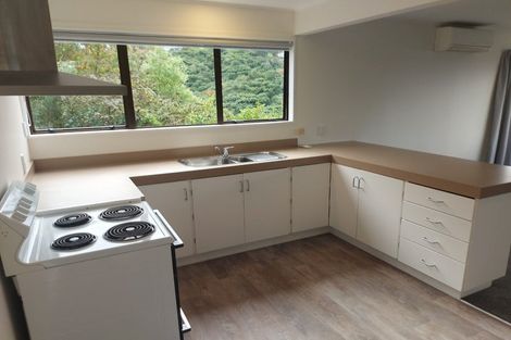 Photo of property in 66 Miromiro Road, Normandale, Lower Hutt, 5010