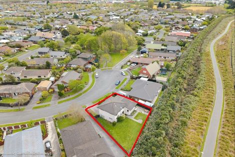Photo of property in 8 Langham Place, Redwood, Christchurch, 8051